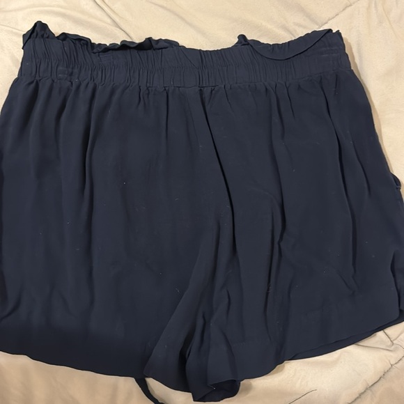 Medium size ambience high waisted short - Picture 3 of 4